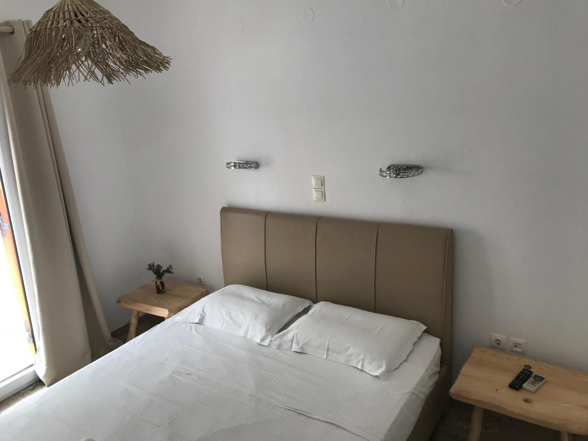 Vassiliki Rooms Parikia  Exterior photo